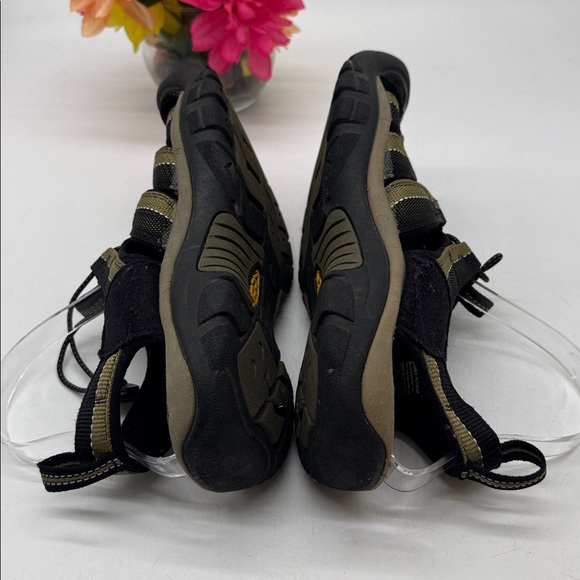 Keen Black and Tan Footwear Hiking Sandals Size 10.5 KET9184A